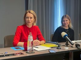 EU:s utrikeschef Kaja Kallas (till vänster) vill stoppa tv-spelskonsoler från att nå Ryssland. Foto: Wiktor Nummelin/TT