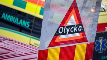 En buss med många passagerare har kört i diket. Arkivbild.  Johan Nilsson / TT