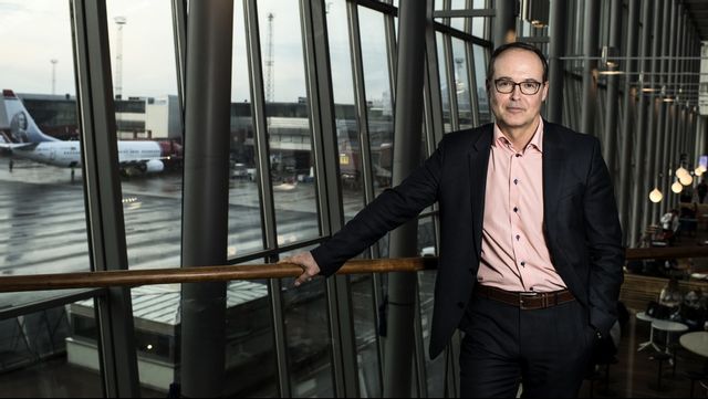 Jonas Abrahamsson, vd och koncernchef för Swedavia, vill att regeringen utreder om flygskatten kan tas bort. Arkivbild. Foto: PONTUS LUNDAHL/TT