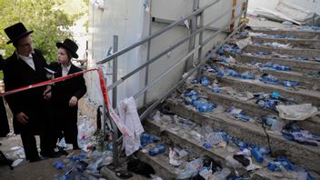 Den smala passage där paniken rapporteras ha uppstått under lag b’omer-firandet. Foto: Sebastian Scheiner/AP/TT.