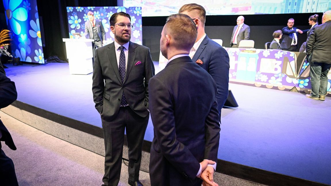 Jimmie Åkesson går hårt åt Socialdemokraterna och etablerad media i DN. Foto: Jessica Gow/TT