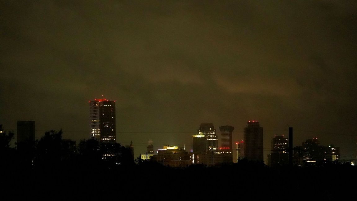 Despite leaving more than 1 million customers in Louisiana and Mississippi without power it is predicted that the impact of Hurricane Ida on the overall U.S. economy will likely be modest. In the picture, New Orleans, Monday, Aug. 30, 2021. Photo: 	Eric Gay/AP/TT