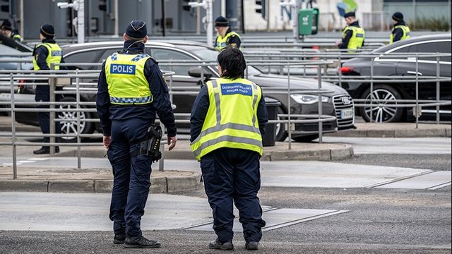En polisinsats pågår på Öresundsbron.