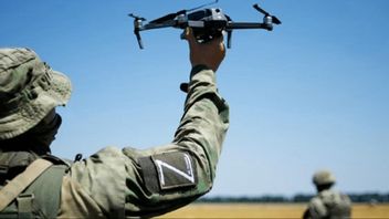 Ryska soldater med drönare i krigets Ukraina. Foto: Telegram