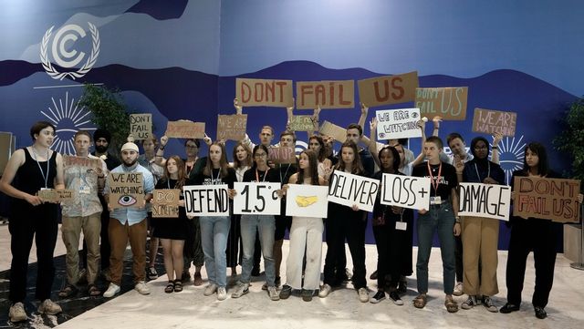 De unga aktivisterna fick se en skattefinansierad fond födas men mindre av utsläppsminskningar. Foto: Nariman El-Mofti/TT