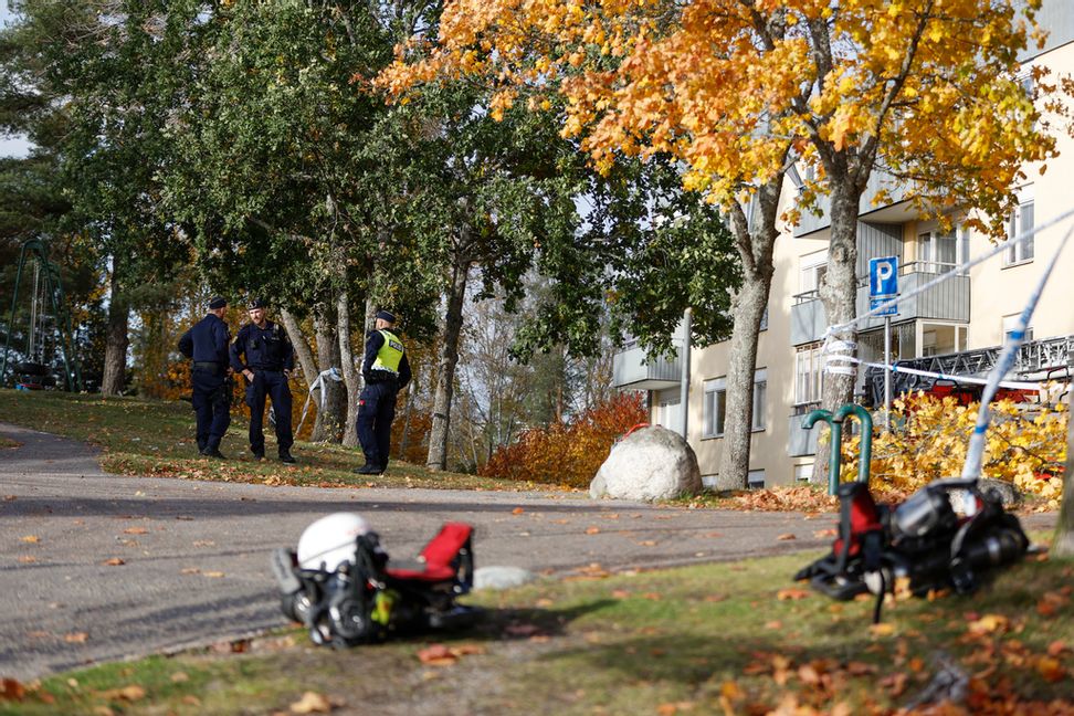 En brand har brutit ut i ett flerfamiljshus i stadsdelen Ronna i Södertälje. Polisen misstänker grov mordbrand. Nicklas Thegerström/TT
