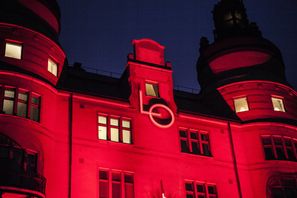 LO-borgen har blivit rödare. Foto: Robin Haldert / TT