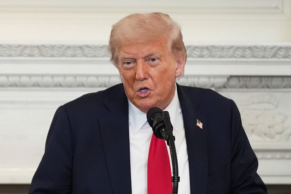 USA:s president Donald Trump har vunnit ytterligare en strid i den högsta domstolen. Bild från ett tal på måndagen. Foto: Evan Vucci/AP/TT