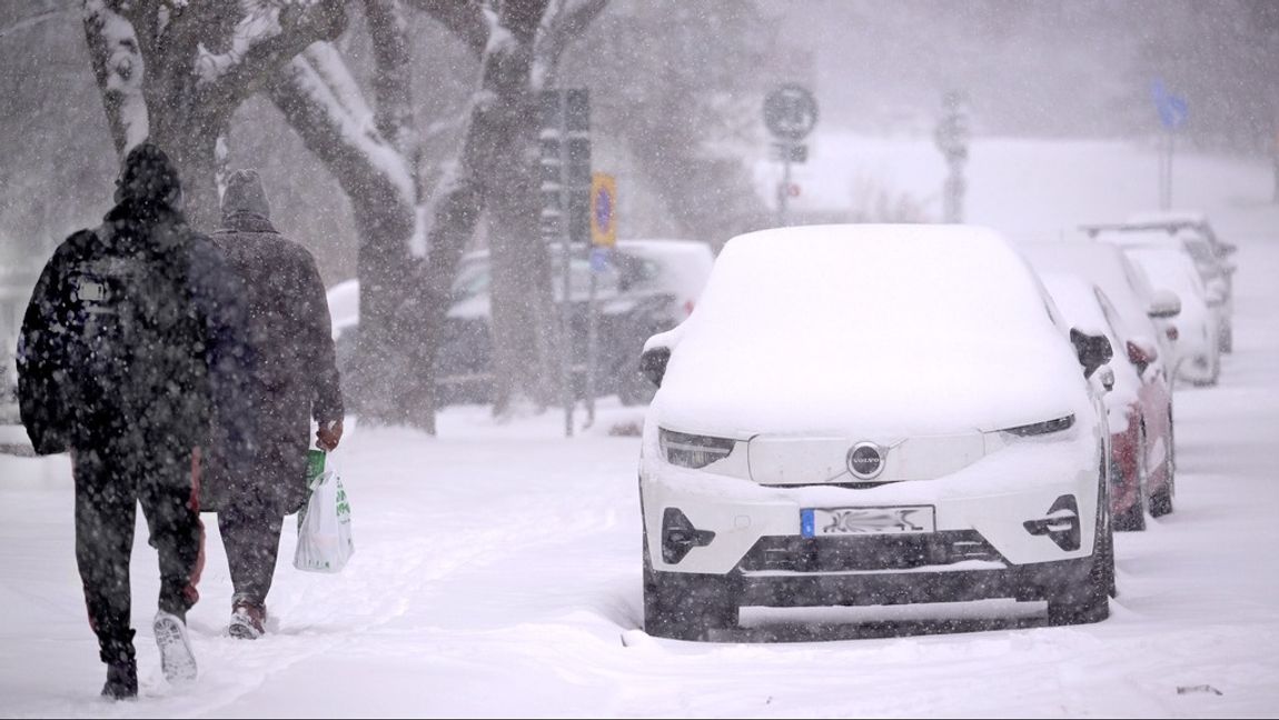 Snöovädret har varit värst längs Norrlandskusten och Gävleborg, men även Stockholm fick mycket snö i går. Foto: JANERIK HENRIKSSON/TT