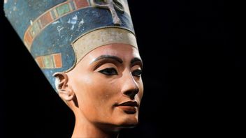 Det är välkänt att egyptier likt Nefertiti (på bilden) som levde för ungefär 3 300 år sedan använde smink. En del forskare har föreslagit att det även kan ha funnits medicinska skäl till detta då de innehöll blymineraler. En ny studie visar att dylika substanser tycks ha varit i bruk på Balkan redan för 6 000 år sedan. Foto: Markus Schreiber/AP/TT