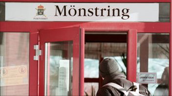 Sedan 2017 måste alla 18-åringar i Sverige svara på Pliktverkets mönstringsunderlag, och många kallas sedan till mönstring. Arkivbild. Foto: Anders Wiklund/TT