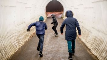 Brå: Flera mot en utomhus – så går ungdomsrånen till