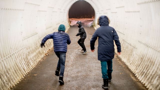 Brå: Flera mot en utomhus – så går ungdomsrånen till