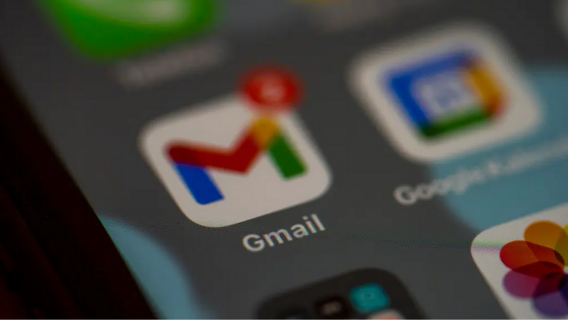 Konton på Gmail, Facebook och även svenska IT-system drabbades av en omfattande lösenordsläcka. Foto: Håkon Mosvold Larsen/NTB/TT