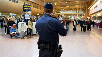 Genrebild. Polisen genomförde kontroller på Arlanda och Landvetter flygplats för att skydda barn från hedersrelaterade brott utomlands. Foto: Johan Nilsson/TT