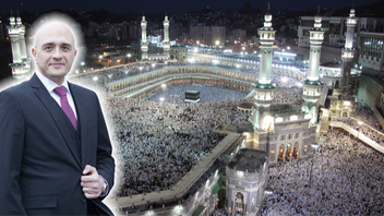 Det finns ingen Gud utom Gud, och kom ihåg att betala din skatt! Foto: Al Jazeera English, CC BY-SA 2.0, via Wikimedia Commons