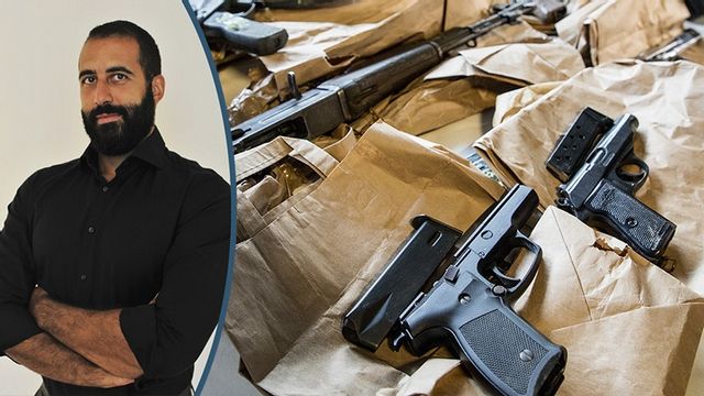 Illegala vapen från ett tullbeslag. Foto: My Hellberg/Christine Olsson/TT