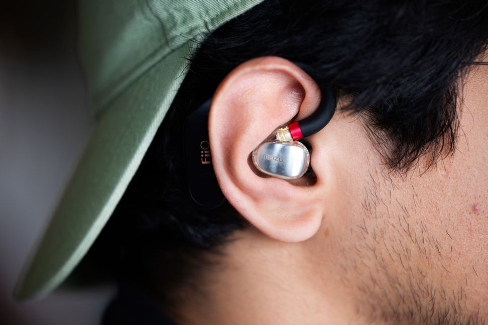 På det 87:e försöket tog mannen hjälp av en dold hörselsnäcka för att klara teoriprovet. Arkivbild. Ali Lorestani/TT