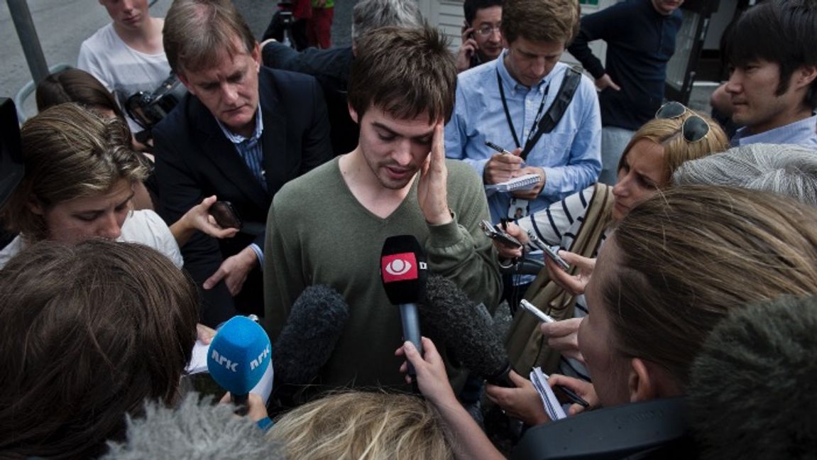 Torbjørn Vereide, en av ungdomarna som överlevde terrorattentatet på Utøya 2011, intervjuades av pressen efter händelsen. Foto: Aleksander Andersen/Scanpix/TT
