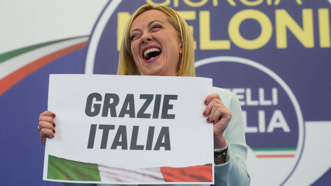 Partiledare för Italienska bröderna Giorgia Meloni i Rom efter valet. Foto: Gregorio Borgia/AP/TT 