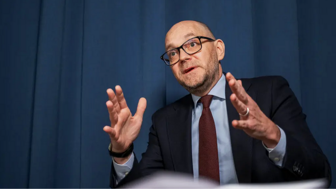 Arbetsmarknadsminister Johan Britz kallar till krismöte efter Donald Trumps tullutspel. Foto: Olga Demiankova/SVD/TT