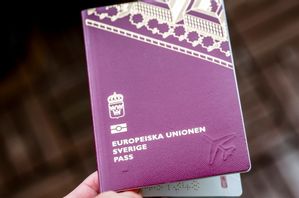 Föräldrar uppmanas hålla koll på barnens pass i ett nytt larm från polisen. Arkivbild. Foto: Martina Holmberg/TT