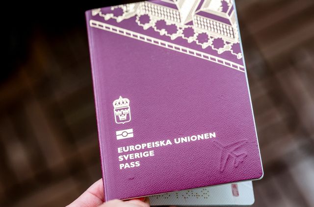Föräldrar uppmanas hålla koll på barnens pass i ett nytt larm från polisen. Arkivbild. Foto: Martina Holmberg/TT