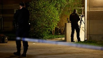 Polisen i Täby efter ett sprängdåd natten till tisdagen. Foto: Fredrik Persson/TT