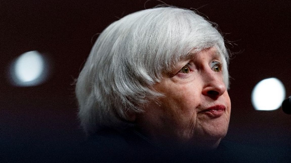 USA:s finansminister Janet Yellen vill att kongressen lyfter skuldtaket, så att hon slipper beslut om inställda betalningar redan i december. Foto: Andrew Harnik AP/TT