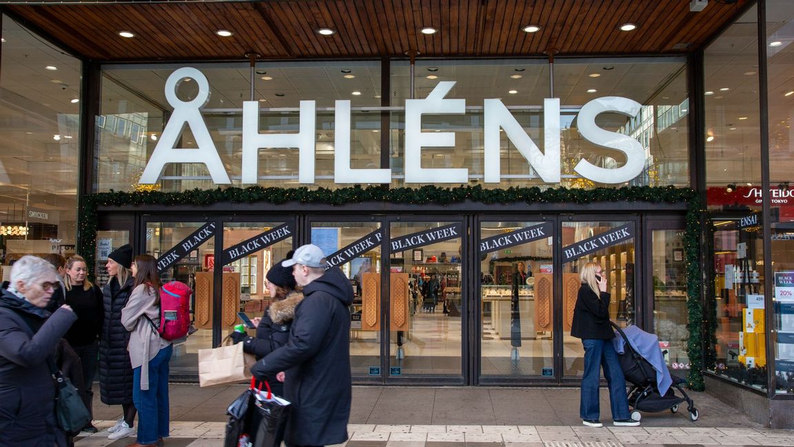 Åhléns är ett av tio företag som får föreläggande från Konsumentombudsmannen efter brister i prismarknadsföringen. Foto: Martina Holmberg/TT