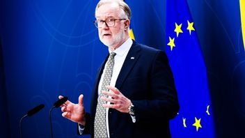 Arbetsmarknads- och integrationsminister Johan Pehrson (L) håller pressträff för att presentera en utredning om förbättrad samhällsorientering för nyanlända. Foto: MIKAELA LANDESTRÖM/TT