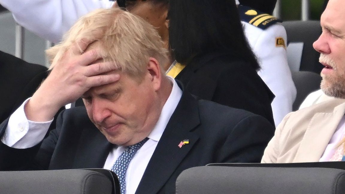 Boris Johnson kan tvingas avgå under måndagen. Foto: Chris Jackson/AP/TT