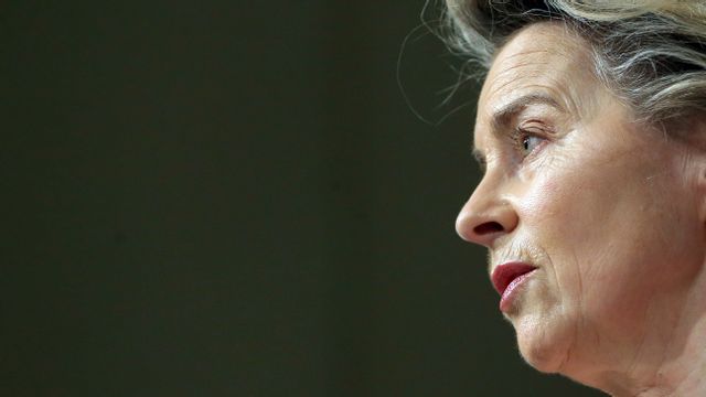EU-kommissionens ordförande Ursula von der Leyen ska tala om coronaläget i EU-parlamentet. Foto: Francois Walschaerts/AP/TT