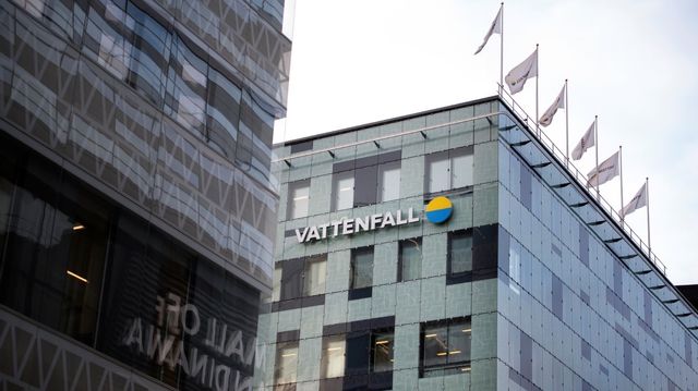 Elnätsbolagen Ellevio och Vattenfall Eldistribution hoppas kunna kompensera elkunder redan under senvintern. Arkivbild. Foto: Jessica Gow/TT