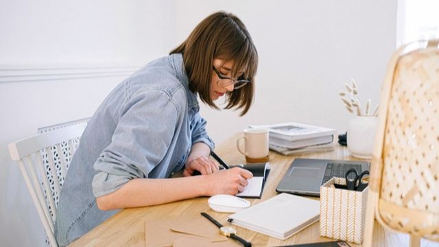 59 procent av Stockholms företagare vill att staden prioriterar trygghet. Foto: Ivan Samkov/Pexels.