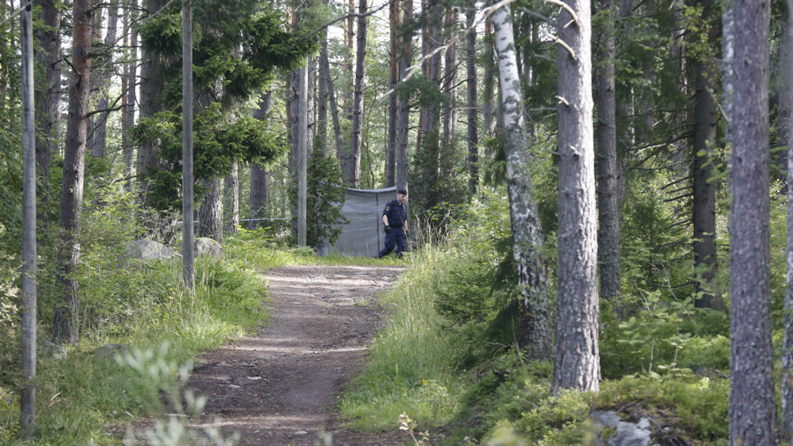 En man har anhållits misstänkt för försök till våldtäkt på en 40-årig kvinna i ett motionsspår i Karlstad. (Genrebild) Foto: Christine Olsson/TT