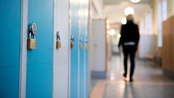 Eleverna på den nedlagda Vivallaskolan i Örebro hade dåliga skolresultat. En flytt av eleverna till andra, bättre fungerande, skolor skulle förbättra resultaten. Det blev tvärt om. Foto: Jessica Gow /TT.