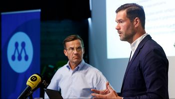 Statsminister Ulf Kristersson uttalar sig nu om migrationsminister Johan Forssell, vars son enligt tidningen Expo kunnat kopplas till  högerextrem miljö. Foto: Fredrik Persson/TT