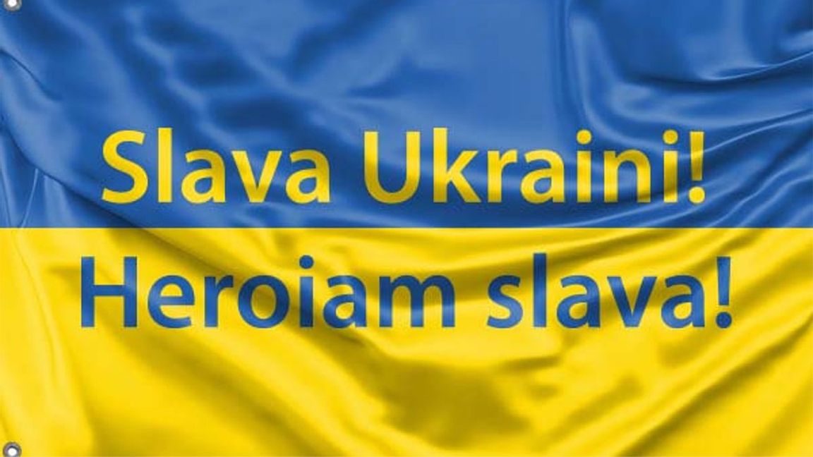 ”Slava Ukraini.” En ukrainsk hälsningsfras har blivit symbol för solidaritet med Ukraina i kampen mot invasionsmakten. Foto: Twitter