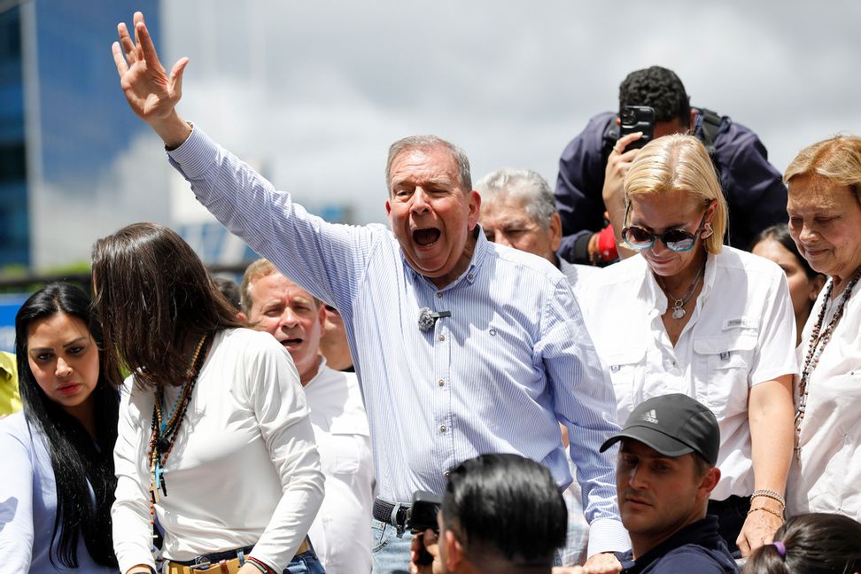 Edmundo González under en demonstration i Caracas i juli. Cristian Hernandez/AP/TT