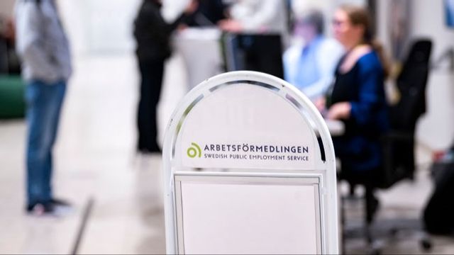 Arbetsförmedlingen har fattat 102 beslut om etableringsjobb på två år. Myndigheten är inte nöjd med resultatet. Foto: Johan Nilsson/TT.