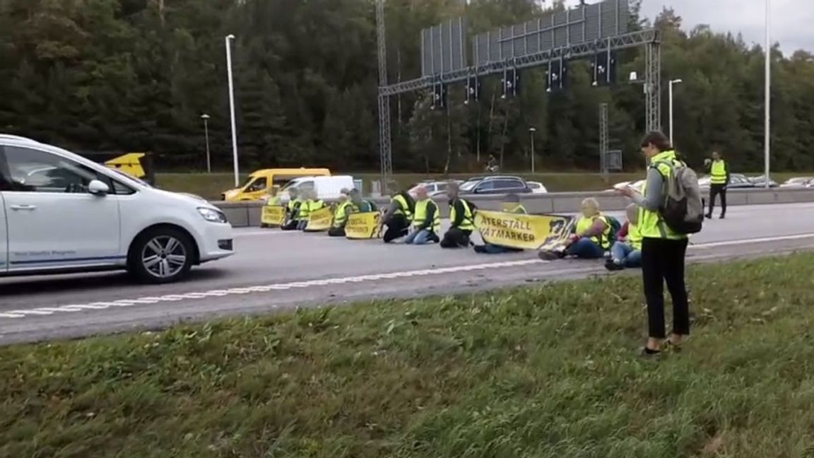 Flera av aktivisterna från ”Återställ våtmarker” har häktats vid Solna tingsrätt. Foto: FacebookChristine Olsson/TT