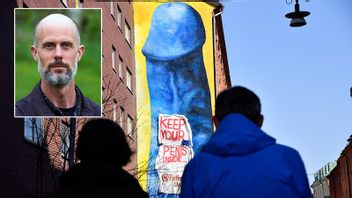 Dagens debattör Johan Hallberg (MED). Carolina Falkholts offentliga målningar har väckt reaktioner. Foto: Privat / Anders Wiklund/TT