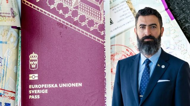 ”Sverige förtjänar medborgare som inte bara bär ett pass”, skriver Rashid Farivar. Foto: Martina Holmberg / TT.
