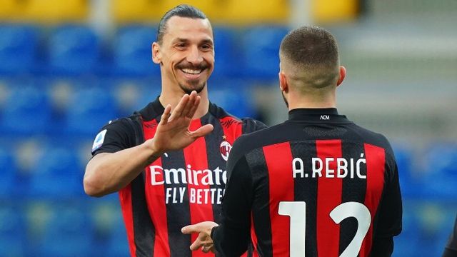 Zlatan Ibrahimovic med lagkamraten Ante Rebic. Foto: Spada/LaPresse/AP/TT