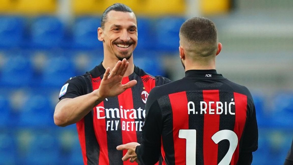 Zlatan Ibrahimovic med lagkamraten Ante Rebic. Foto: Spada/LaPresse/AP/TT