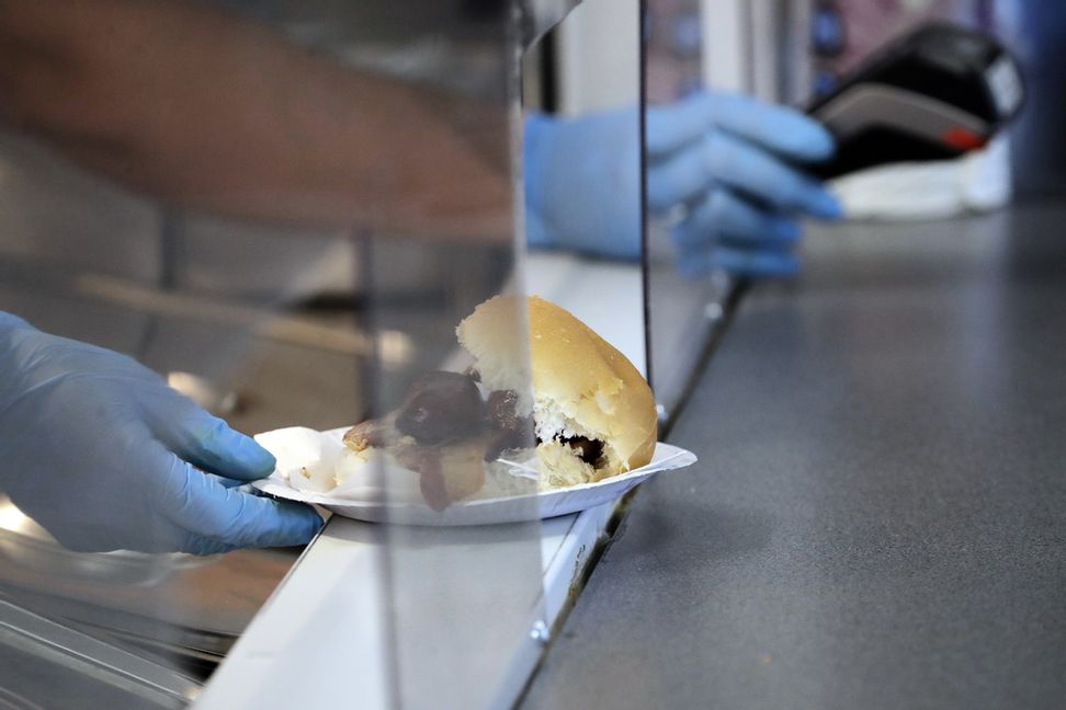 Mannen arbetade i en matsal för mobiliserade ryska soldater i Sibirien. Arkivbild. Foto: Matt Dunham/AP/TT