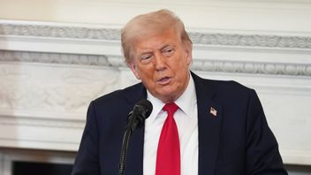 Bild på president Donald Trump när han höll ett tal för Vita Husets religiösa byrå på måndagen. Foto: Evan Vucci/AP/TT