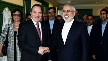 Dåvarande tatsminister Stefan Löfven (S) tar emot Irans utrikesminster Mohammad Javad Zarif i Rosenbad. Foto: Fredrik Sandberg / TT 