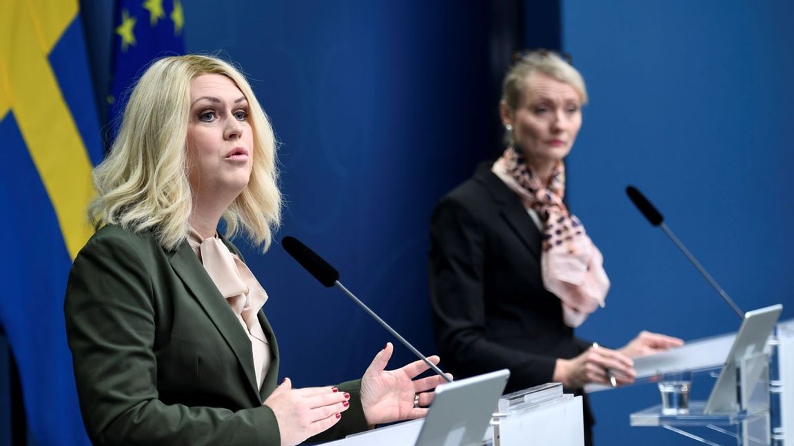 Lena Hallengren, socialminister och Karin Tegmark Wisell, generaldirektör på Folkhälsomyndigheten. Foto: Duygu Getiren/TT